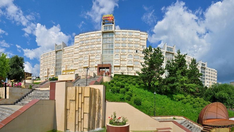 Солнечный